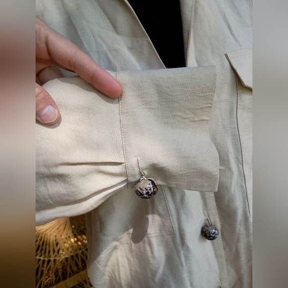 Zara Cream Button-Up Women's Shirt_Med - Picture 4 of 7